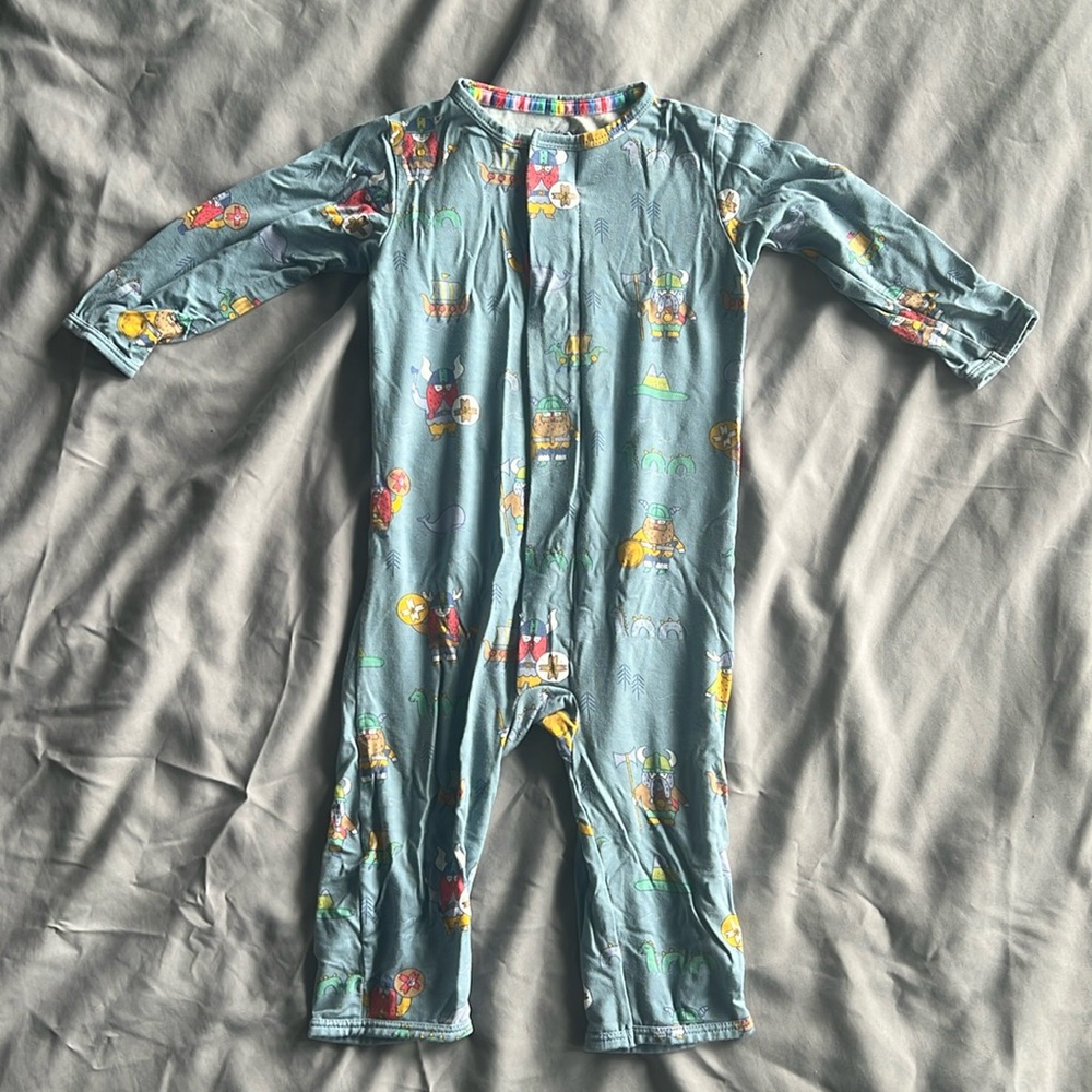 Magnetic me play suit
